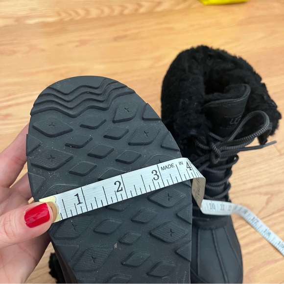 Ugg Adirondack Snow Leopard Winter Boot - Picture 13 of 13